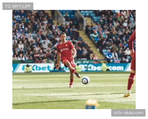 阿诺德复出首战送出精准长传助攻,皇马半场2-0领先